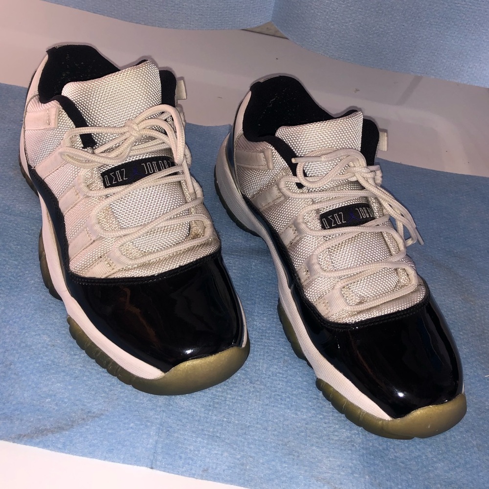 Jordan 11s ‘Concord’ lows